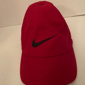 NIKE BURGUNDY HAT DRY FIT